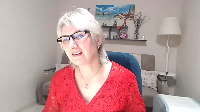 FleurMays online show from April 11, 10:30 am