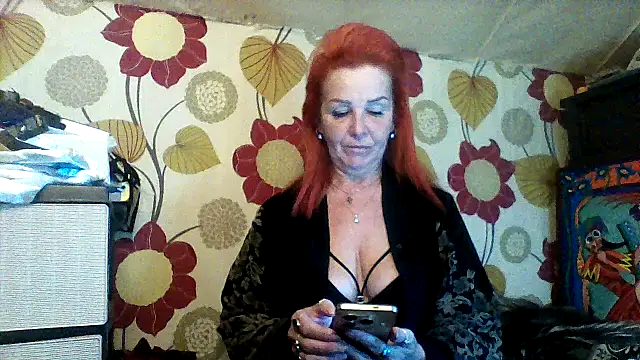 CassandraSandra44 online show from March 9, 6:05 am