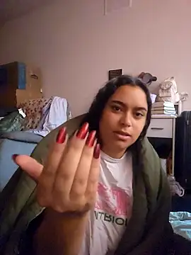 cinnaminnie online show from April 18, 3:14 pm