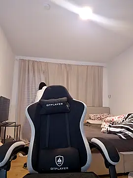 Jujuicy 97 online show from November 6, 12:33 pm