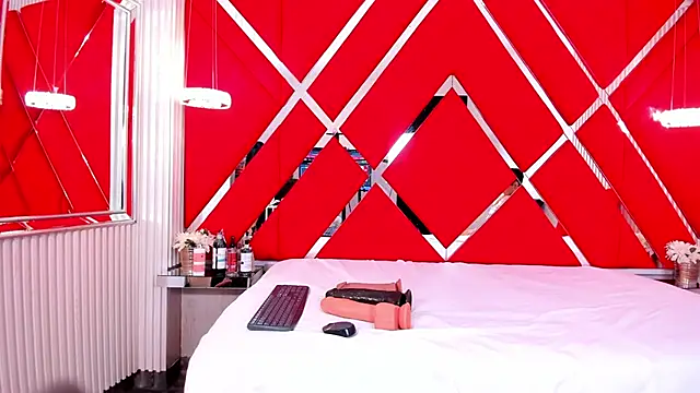 Snapshot of SusanCouper chatting on October 4, 10:58 pm SusanCouper online show from October 4, 10:58 pm