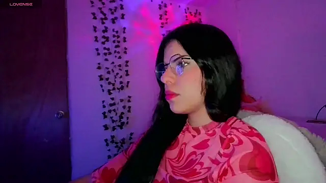 Snapshot of Adararose1 chatting on October 21, 6:45 pm Adararose1 online show from October 21, 6:45 pm