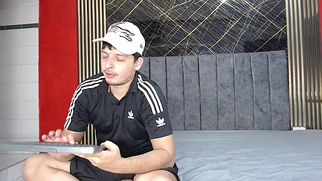 FerneyManti online show from March 6, 2:01 pm