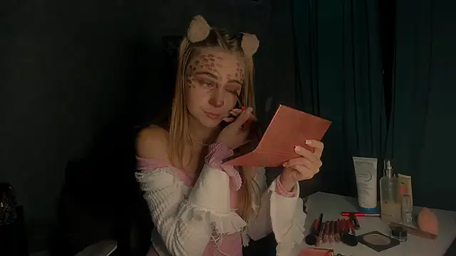 GraceTorrez online show from November 25, 6:31 pm