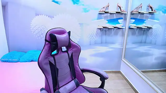 DEMI LEED online show from April 14, 11:54 am