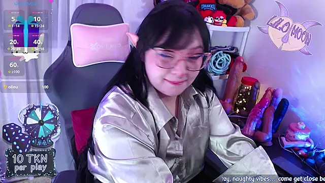 LiloMoon69 online show from December 22, 2:20 pm