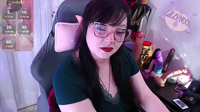 Snapshot of LiloMoon69 chatting on October 19, 5:48 pm LiloMoon69 online show from October 19, 5:48 pm