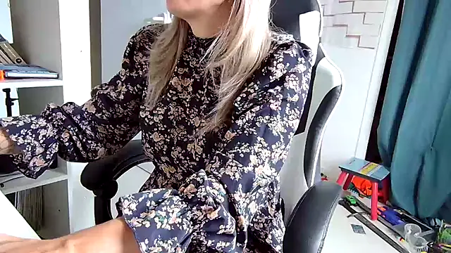 cassiehotsexy online show from September 15, 12:02 pm