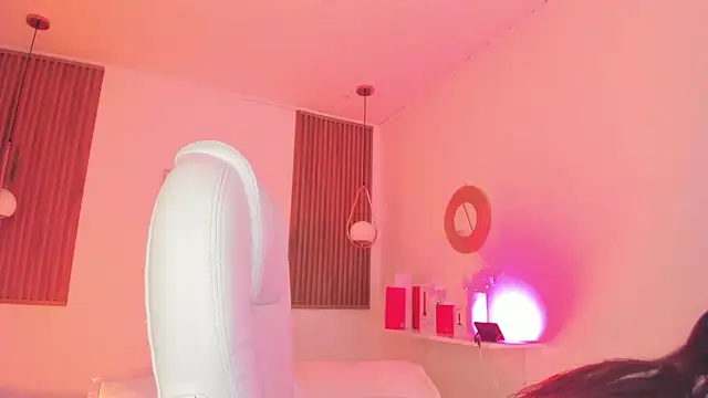 TiffanyWright online show from November 4, 3:39 pm