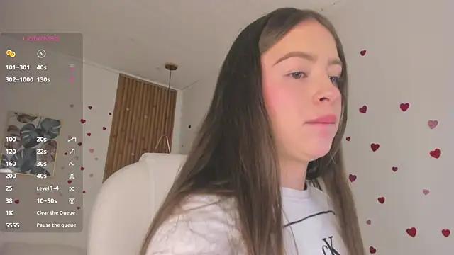 TiffanyWright online show from April 12, 1:47 pm