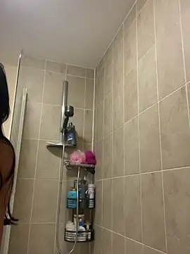 UKSYDNEYFOX online show from September 28, 12:10 pm