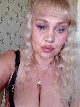 IsabellaBoni online show from April 4, 6:45 am