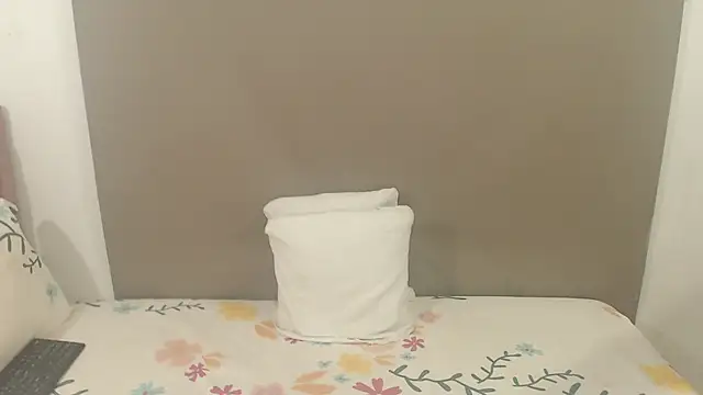 kimberlyjamexxx online show from October 12, 3:20 am