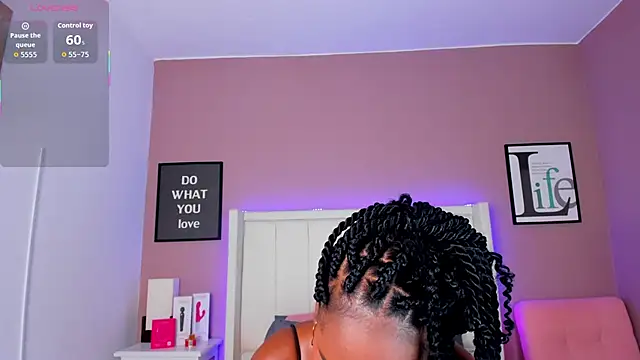 Britanymooree online show from November 24, 7:49 pm