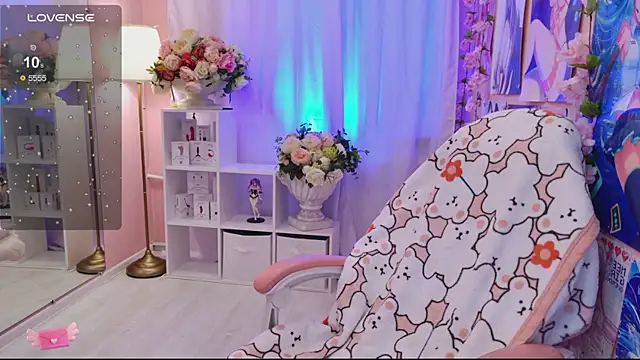 Coconut Mia online show from October 3, 4:45 pm