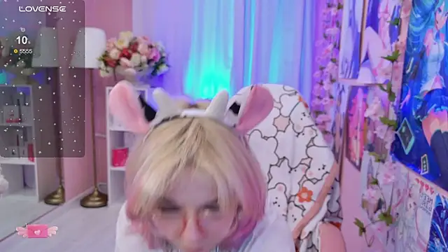 Coconut Mia online show from October 14, 3:47 pm