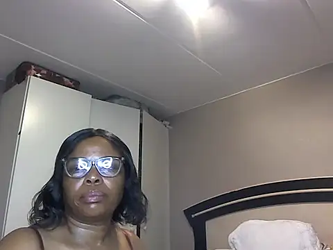 Snapshot of Nomthie chatting on October 22, 7:41 pm Nomthie online show from October 22, 7:41 pm