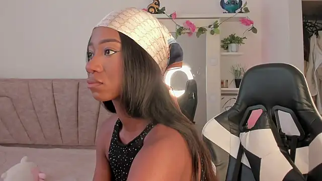 Snapshot of SavannahWildee chatting on October 15, 1:57 pm SavannahWildee online show from October 15, 1:57 pm