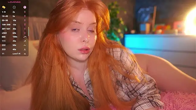 RedHotVixen0 online show from February 2, 2:32 am