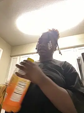 LillShayy online show from May 21, 5:16 am