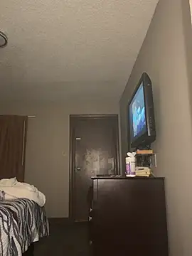 snowrillaxxx online show from April 11, 5:46 am