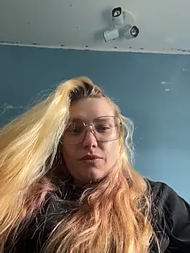 Lalalynn online show from May 19, 4:36 pm