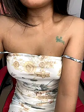 LeisyXO online show from October 6, 8:13 pm