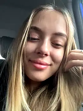 Snapshot of enjoy_my_beauty chatting on October 28, 7:14 am enjoy my beauty online show from October 28, 7:14 am