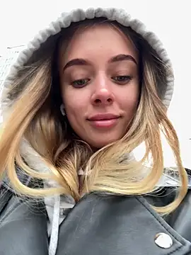 Snapshot of enjoy_my_beauty chatting on October 22, 7:02 am enjoy my beauty online show from October 22, 7:02 am