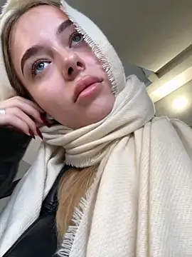 Snapshot of enjoy_my_beauty chatting on October 30, 7:00 am enjoy my beauty online show from October 30, 7:00 am