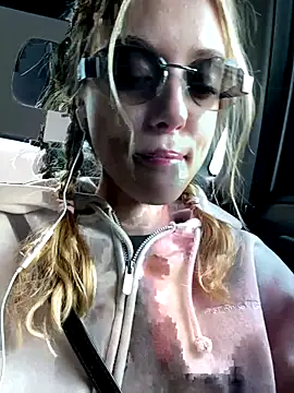 Snapshot of enjoy_my_beauty chatting on October 9, 7:12 am enjoy my beauty online show from October 9, 7:12 am