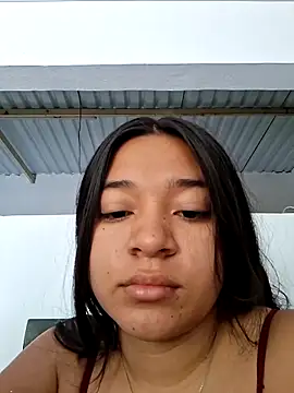 -VICKKY online show from March 27, 2:40 pm