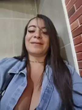 Alona Evans online show from June 5, 10:38 pm