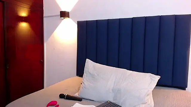 Snapshot of KattaGoez chatting on October 6, 12:00 pm KattaGoez online show from October 6, 12:00 pm