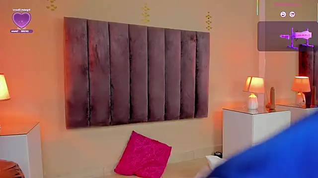 Megan Thompsonn online show from March 10, 1:15 pm