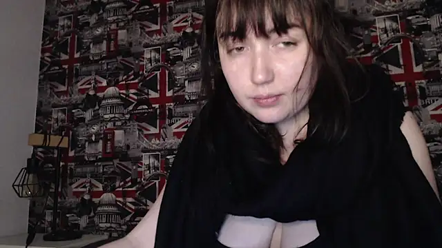 Lynylou online show from April 11, 10:57 pm