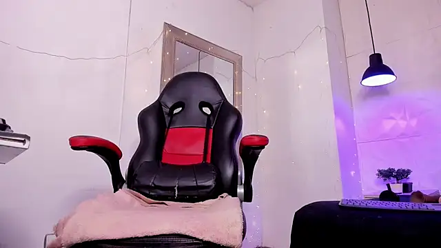 angel hardy dl online show from November 4, 11:59 am