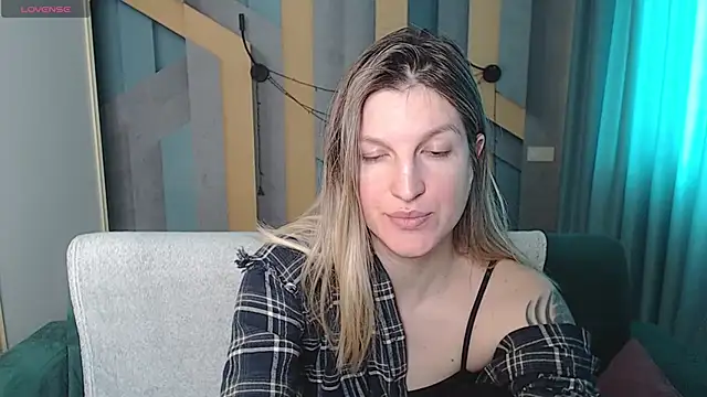 EmilyWalkeri online show from February 16, 8:25 am
