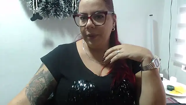 Rebecagiraut online show from December 5, 12:39 pm