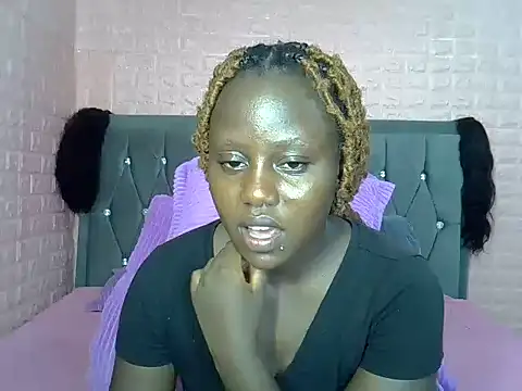 sexybree  online show from April 14, 11:27 pm