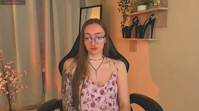 ShiroHeby online show from April 17, 1:13 pm