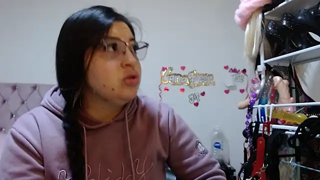 lanaqueen699 online show from April 10, 12:22 pm