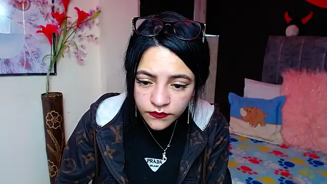 Violettasquirt online show from November 18, 2:40 pm