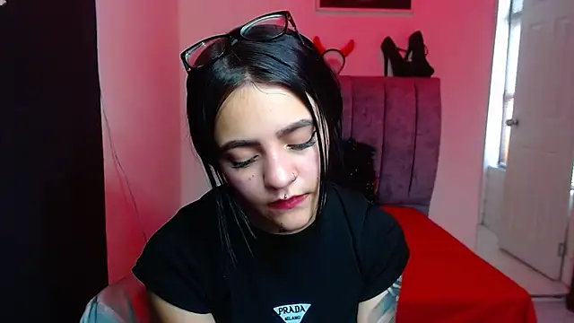 Violettasquirt online show from October 25, 3:41 pm