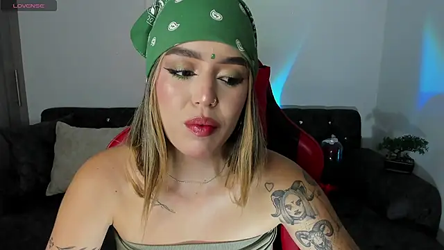 zoee jackson online show from November 22, 4:26 am