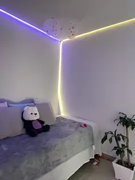 AmmyCollinsW online show from April 6, 9:49 pm