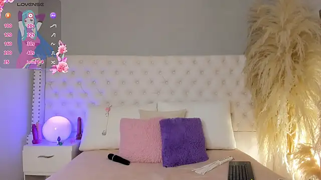 Liz grey  online show from November 22, 9:17 pm