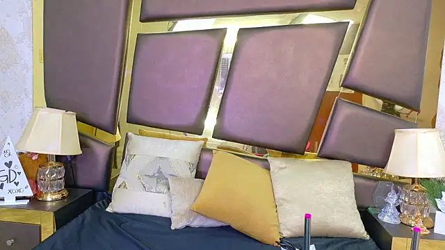 NicoleEsposito online show from March 9, 12:30 pm