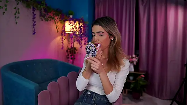 TheAyana online show from September 8, 6:29 pm