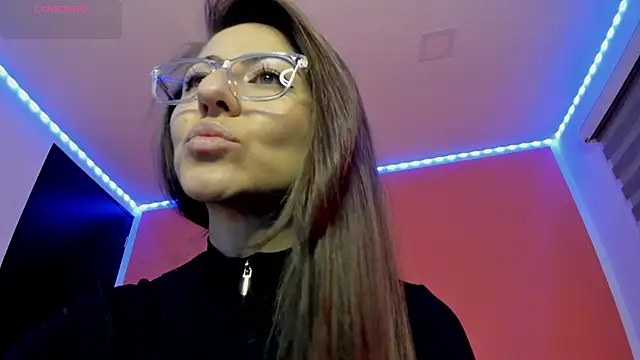 Ich Bin Julia online show from April 23, 9:39 am